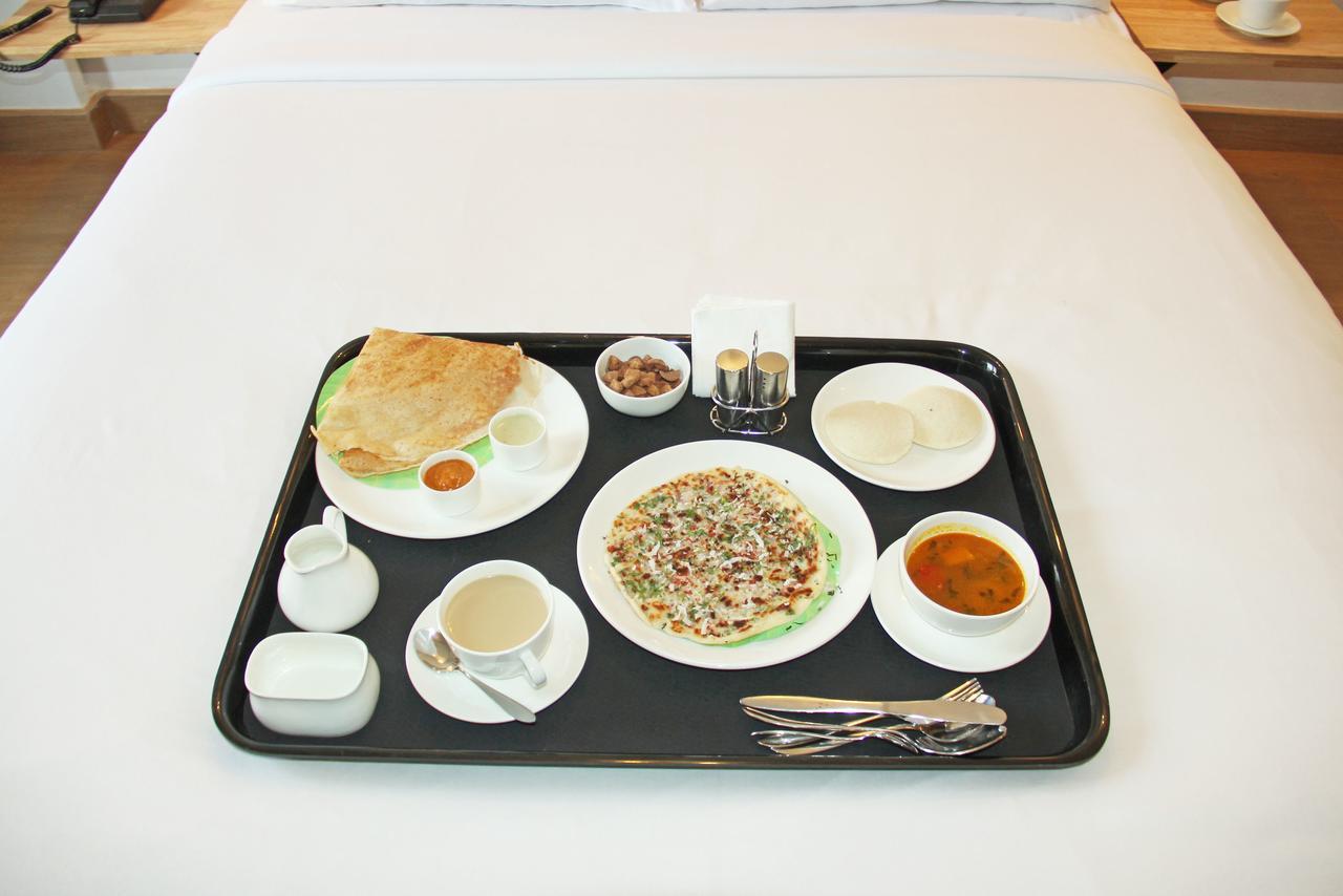 Oyo 10103 Hotel Aviva มุมไบ ภายนอก รูปภาพ